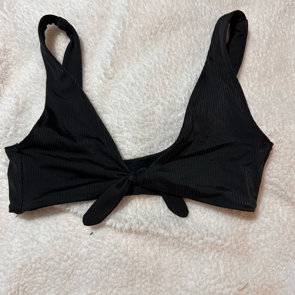 Swim top / bikini top